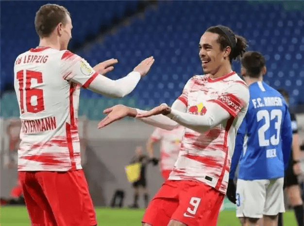 周六015 德甲｜莱比锡红牛VS奥格斯堡 欧冠冲刺VS中游稳局，主场豪强能否碾压劲旅？