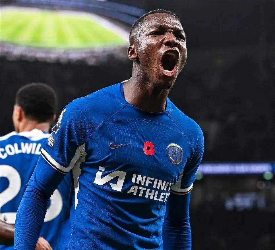 切尔西重磅：大幅涨薪+7年长约，锁定身价1.1亿后腰，罗马诺确认